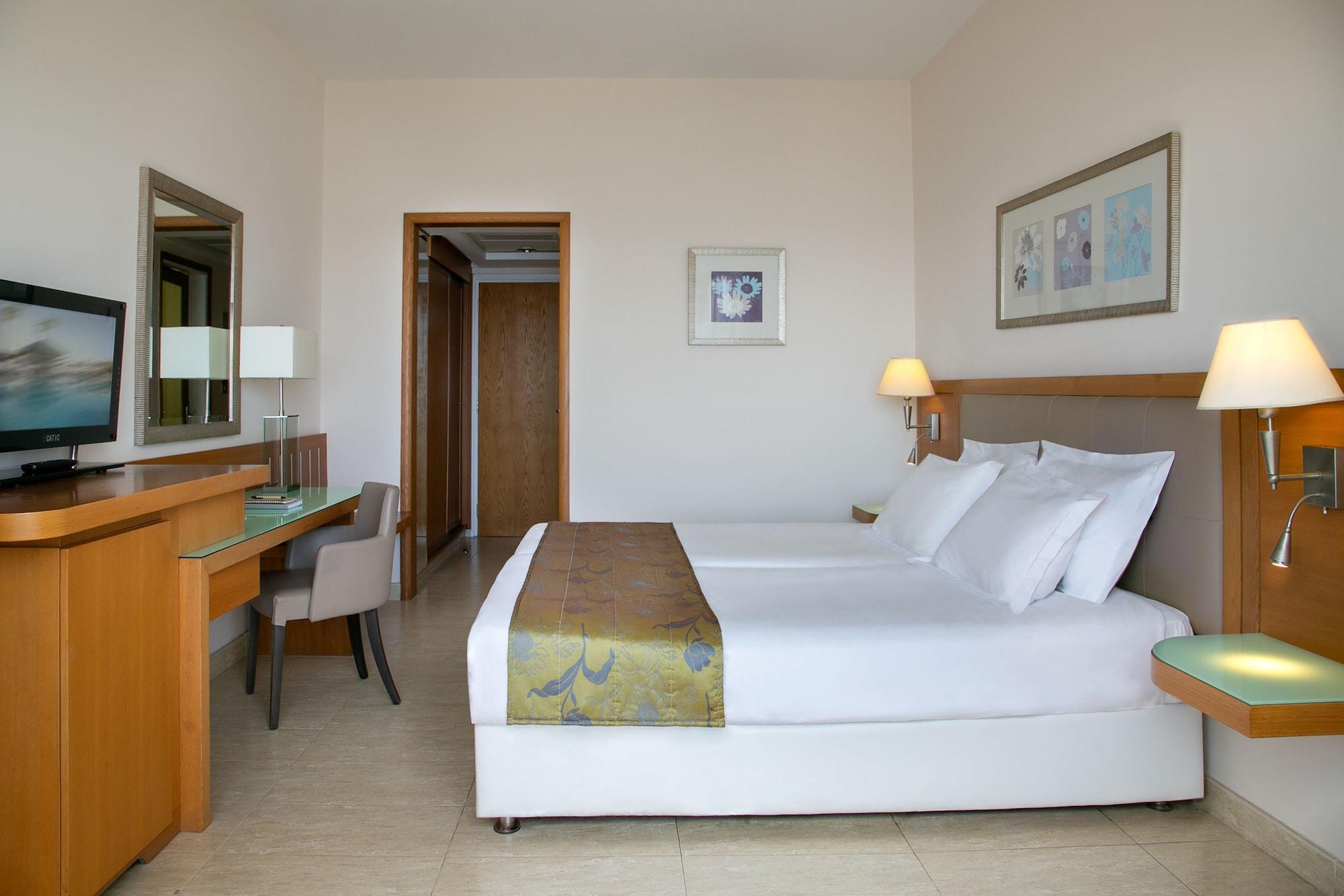 Atlantica Miramare Beach Limassol Bagian luar foto